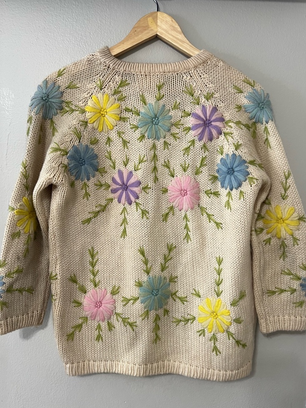 Vintage Fully FashionedHand Embroidered Wool Floral Cardigan Sweater Cottagecore - Picture 14 of 14
